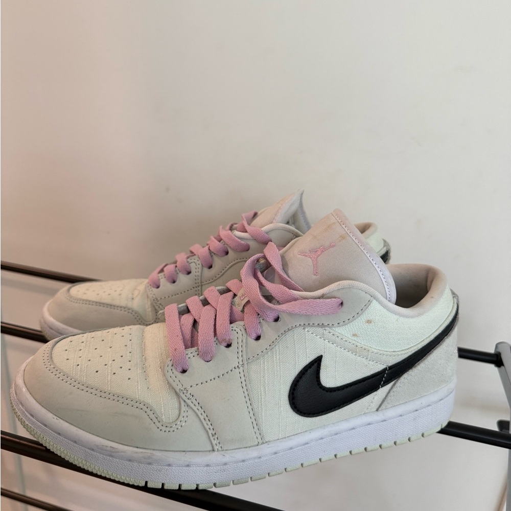 Nike Air Jordan Women's 1 Low SE 'Barely Green'